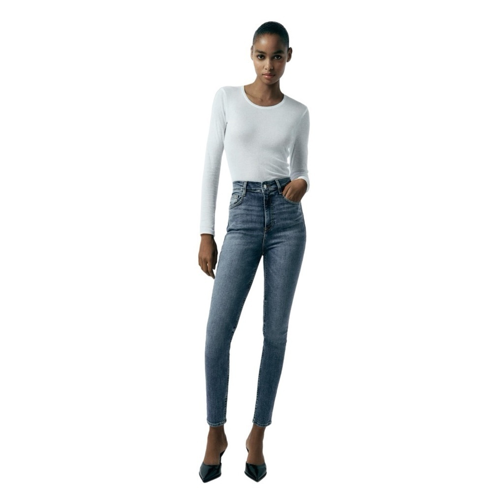 NWT ZARA Sculpted High Rise Jeans